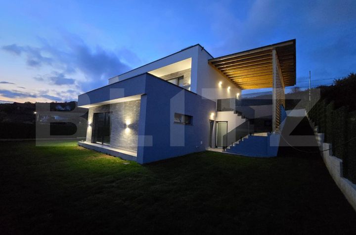 Vilă - 4 camere de vanzare BACIU - Cluj anunturi imobiliare Cluj