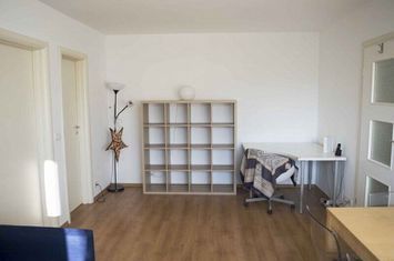 Apatament 2 camere, zona Universitate, acces metrou anunturi imobiliare Bucuresti