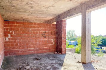 6 apartamente la rosu de vanzare in Episcopia Bihor anunturi imobiliare Bihor