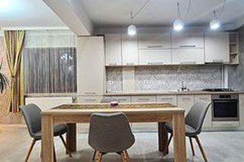 Apartament 3 camere de vanzare VASILE AARON - Sibiu anunturi imobiliare Sibiu