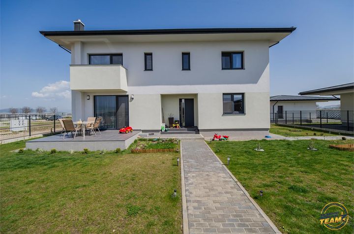 Vilă - 4 camere de vanzare CRISTIAN - Brasov anunturi imobiliare Brasov