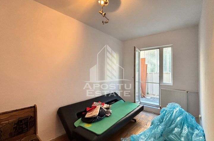 Apartament cu 2 camere, etajul intai, balcon anunturi imobiliare Timis