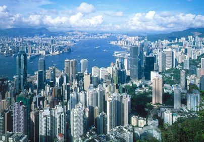 Hong Kong încearcă să controleze speculaţiile imobiliare, prin măsuri considerate discriminatorii