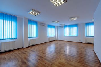 Cladire birouri - spațiu comercial cu parcări în incintă privată anunturi imobiliare Arad