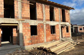 Casă - 4 camere de vanzare TARLUNGENI - Brasov anunturi imobiliare Brasov