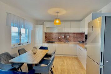 Vilă - 5 camere de vanzare DUMBRAVITA - Timis anunturi imobiliare Timis