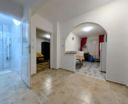 Garsonieră Cantemir, 42 mp