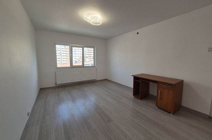 Apartament 3 camere de vanzare TARGU-JIU - Gorj anunturi imobiliare Gorj