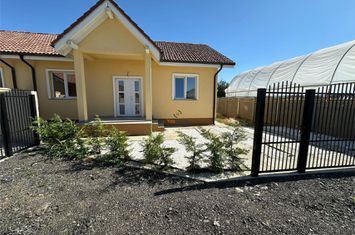 Casă - 3 camere de vanzare CENTRAL - Timis anunturi imobiliare Timis