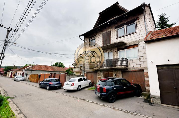 Vilă - 12 camere de vanzare CALEA CLUJULUI - Bihor anunturi imobiliare Bihor