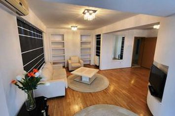 Apartament 3 camere de inchiriat CENTRAL - Prahova anunturi imobiliare Prahova