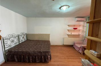 Garsonieră de vanzare EST - Vrancea anunturi imobiliare Vrancea