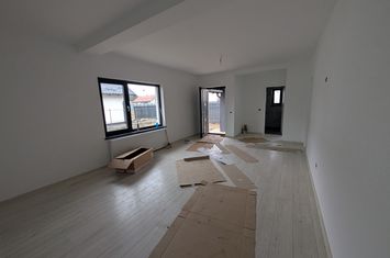 Casă - 4 camere de vanzare BACAU - Bacau anunturi imobiliare Bacau