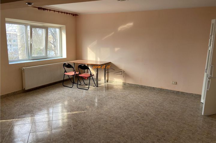 Apartament 3 camere de vanzare SUD - Vrancea anunturi imobiliare Vrancea