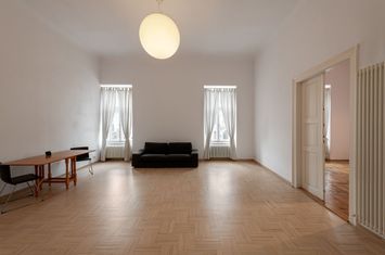 [ Ocazie rară ] Apartament maiestuos, Bd. Eroilor, etaj 1 anunturi imobiliare Cluj