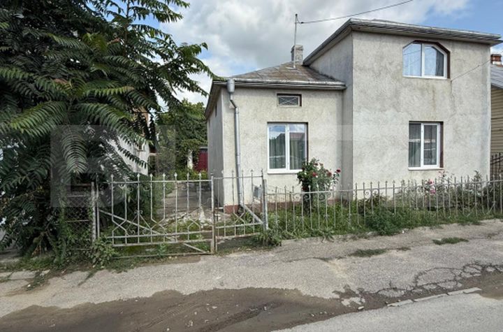 Vilă - 5 camere de vanzare SUCEAVA - Suceava anunturi imobiliare Suceava