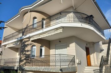 Casă 2 nivele, 191 mp în Nea Zichni anunturi imobiliare Grecia