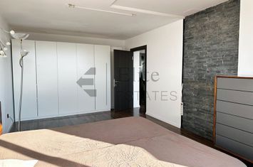 Apartament de inchiriat cu 3 camere, in zona Rogerius anunturi imobiliare Bihor