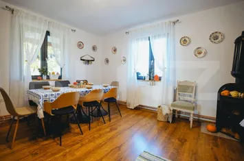 Vilă - 4 camere de vanzare FLORESTI - Cluj anunturi imobiliare Cluj