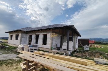 Casă - 4 camere de vanzare LAZAREA - Harghita anunturi imobiliare Harghita