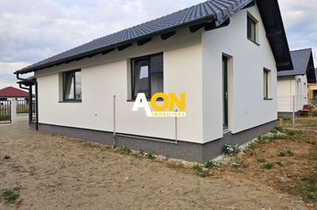 De casa 3 camere, 252mp teren, zona Ampoi 3 anunturi imobiliare Alba