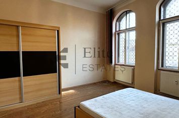 Apartament central cu 3 camere de închiriat, Oradea anunturi imobiliare Bihor