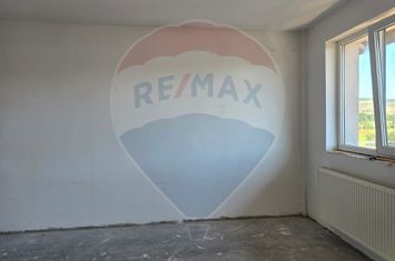 Apartament ideal pentru investitie-str.Tineretului-53mp-92.000 Euro anunturi imobiliare Cluj