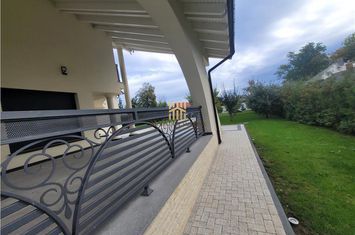 Vilă - 6 camere de vanzare EXTERIOR EST - Suceava anunturi imobiliare Suceava