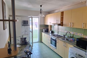 Apartament cu 2 camere, decomandat, etajul 4/8, Calea Dorobantilor anunturi imobiliare Cluj