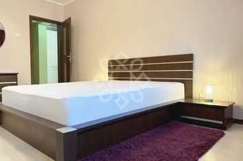 Apartament ultracentral de inchiriat, pietonala Republicii anunturi imobiliare Bihor