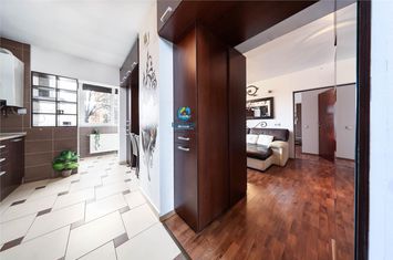 Apartament 3 camere de inchiriat GRIVITEI - Brasov anunturi imobiliare Brasov