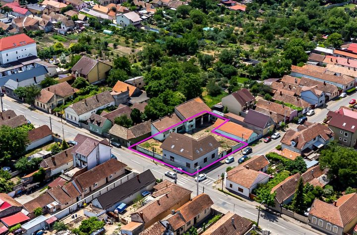Casă spațioasă pentru familie mare. Curte generoasă, zonă accesibilă! anunturi imobiliare Arad