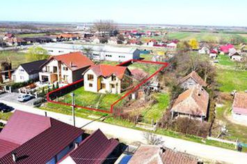 Casă - 4 camere de vanzare NORD-VEST - Satu Mare anunturi imobiliare Satu Mare