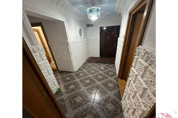 Apartament 3 camere de vanzare EST - Vrancea anunturi imobiliare Vrancea