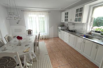 Vilă - 6 camere de vanzare RADAUTI - Suceava anunturi imobiliare Suceava
