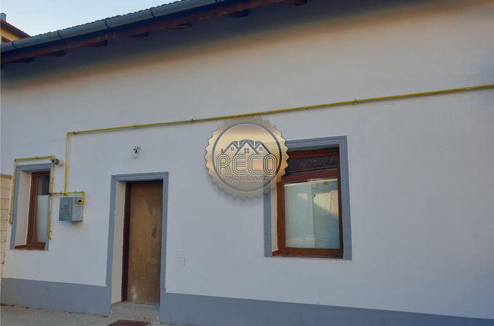 Apartament 3 camere de vanzare CENTRAL - Bihor anunturi imobiliare Bihor