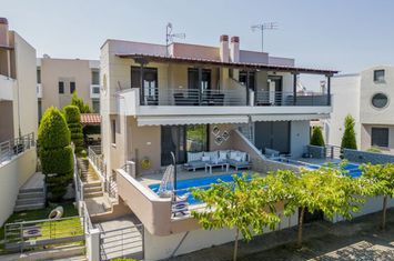 Mezonetă 2 nivele cu piscină în Panorama Kariani anunturi imobiliare Grecia
