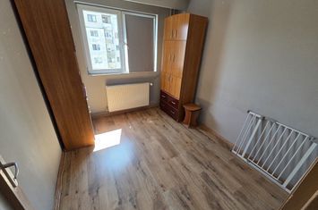 Apartament cu 4 camere, etaj intermediar, zona străzii Mehedinti anunturi imobiliare Cluj