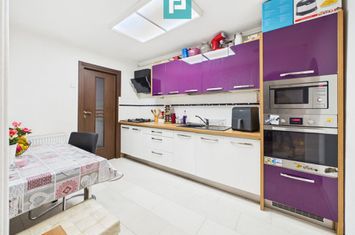 Apartament 3 camere la etaj 1 in Aradul nou anunturi imobiliare Arad