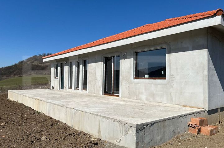 Casă - 4 camere de vanzare LIVEZENI - Mures anunturi imobiliare Mures