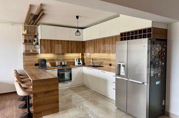 Apartament 3 camere de vanzare APAHIDA - Cluj anunturi imobiliare Cluj
