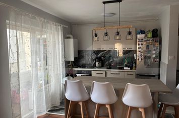 Apartament 3 camere de vanzare FLORESTI - Cluj anunturi imobiliare Cluj