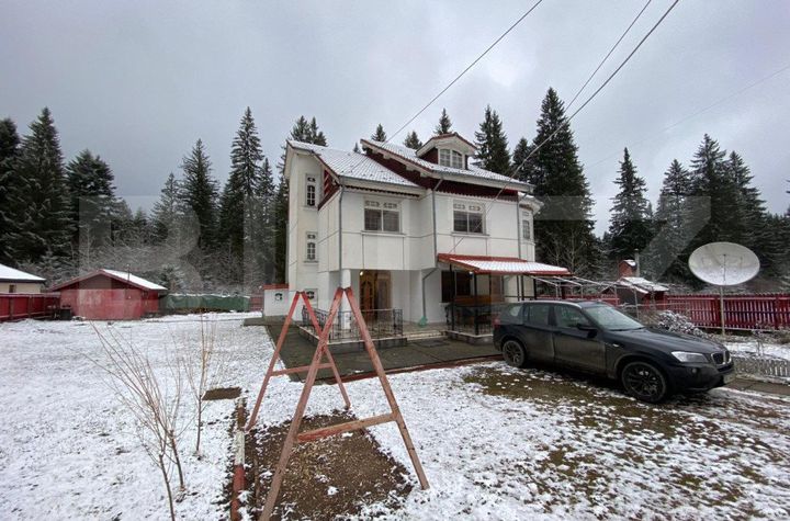 Vilă - 13 camere de vanzare TIMISU DE SUS - Brasov anunturi imobiliare Brasov