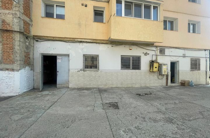 Spațiu Comercial 67 mp lângă Aqua-Roman Parc – Ideal Showroom/Magazin anunturi imobiliare Neamt