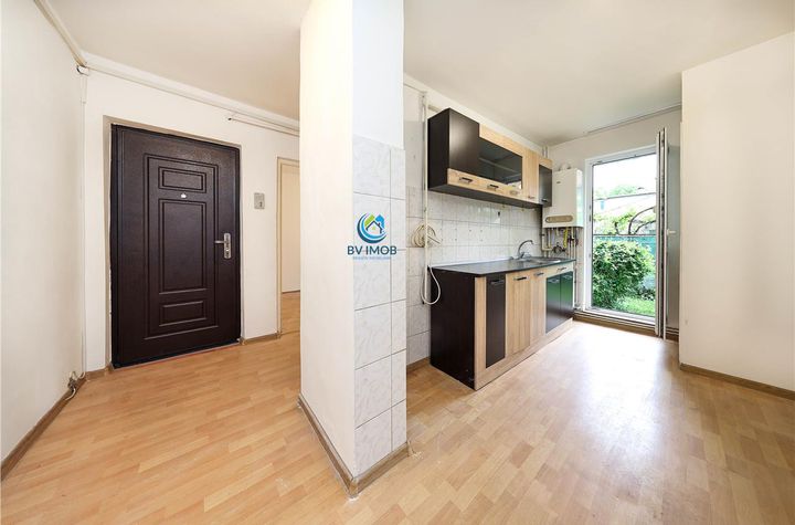 Apartament 2 camere de vanzare TRACTORUL - Brasov anunturi imobiliare Brasov