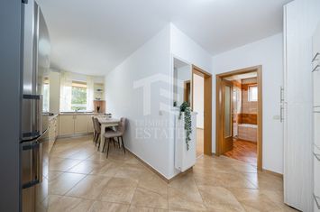 Avangarden Bartolomeu-Apartament 2 camere loc de parcare si boxa. anunturi imobiliare Brasov