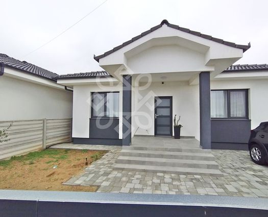 Casă 4 cam Sanmartin, 109 mp