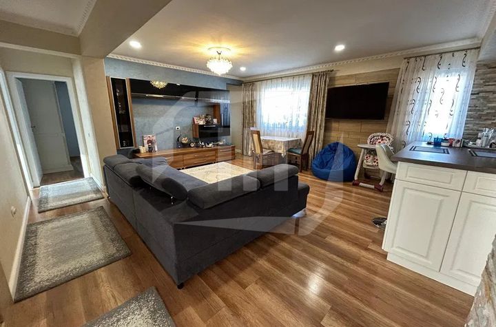 Apartament 4 camere de vanzare CLUJ-NAPOCA - Cluj anunturi imobiliare Cluj
