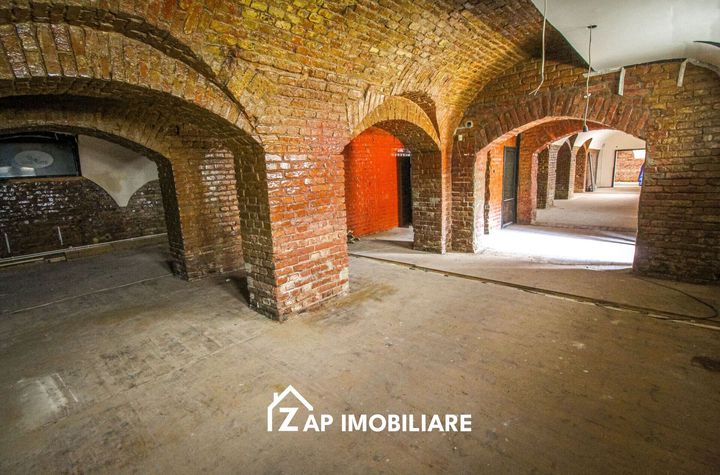 Spatiu 320 mp - 3 Euro / mp pentru restaurant, pub, jocuri societate anunturi imobiliare Mures