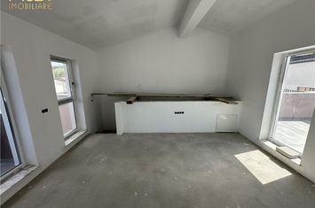 Vilă - 4 camere de vanzare MANASTUR  - Cluj anunturi imobiliare Cluj